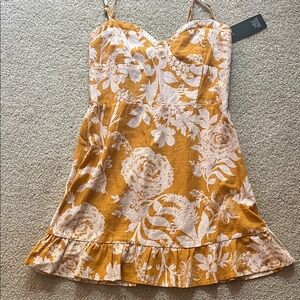 Wild Fable Mustard and White Knit Top